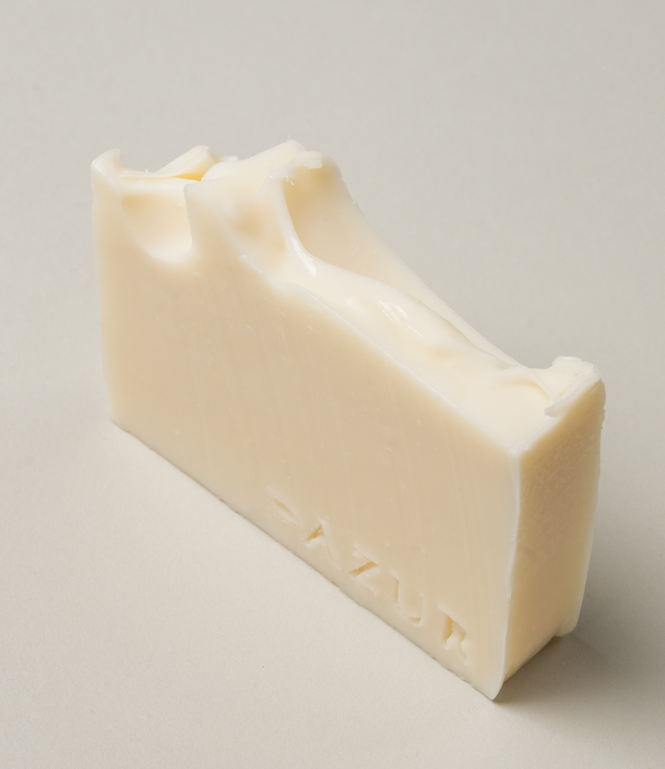 Sensitive Cleanser from Azur is a natural body and face soap. Perfect for purifying after a long day. It is suitable for the most sensitive skins as well. The bar has a light vanilla color.