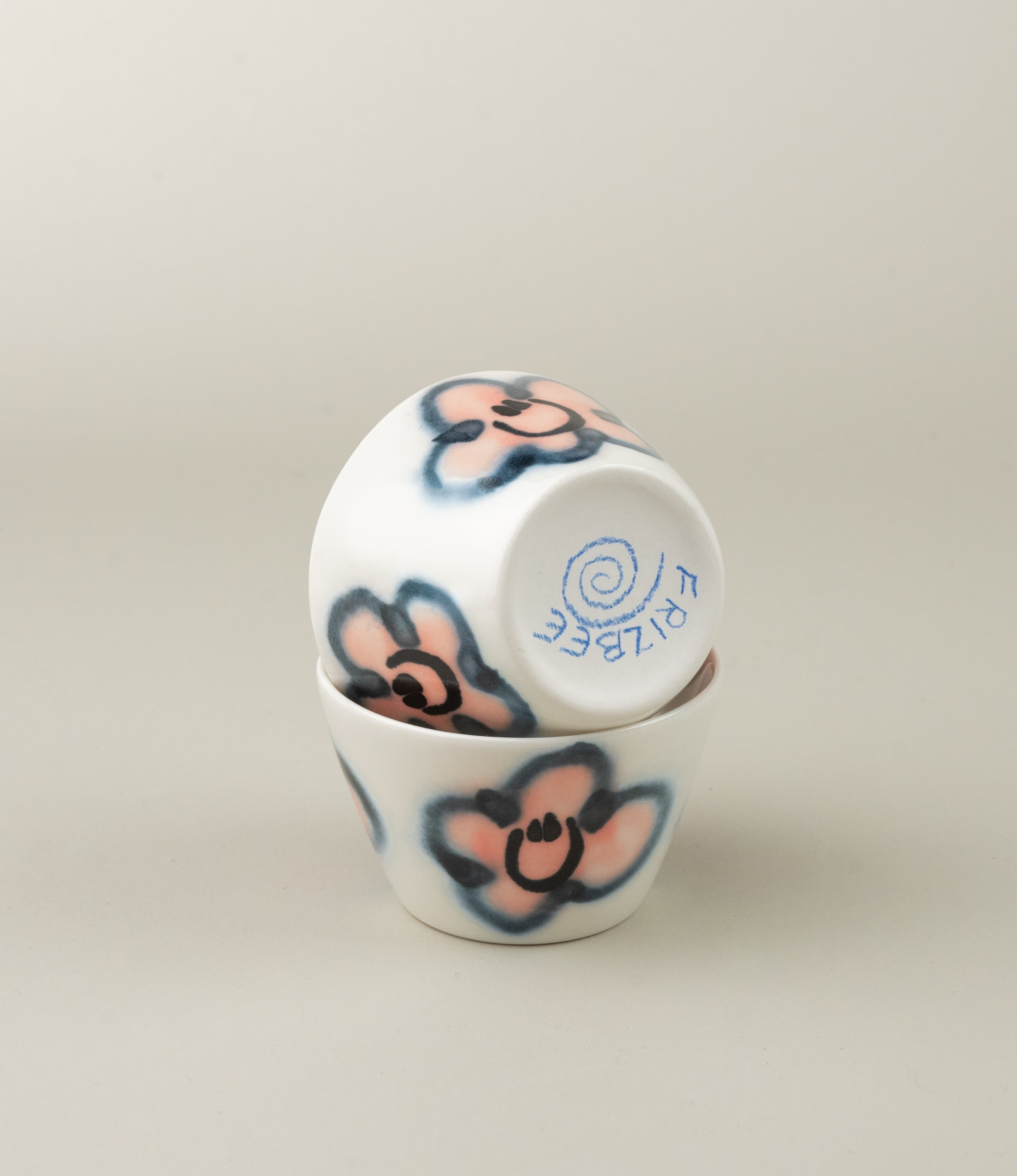 Super Cup Kawaii is the perfect maximalist espresso cup. Spice up your barista station with the cute peach flower pattern.