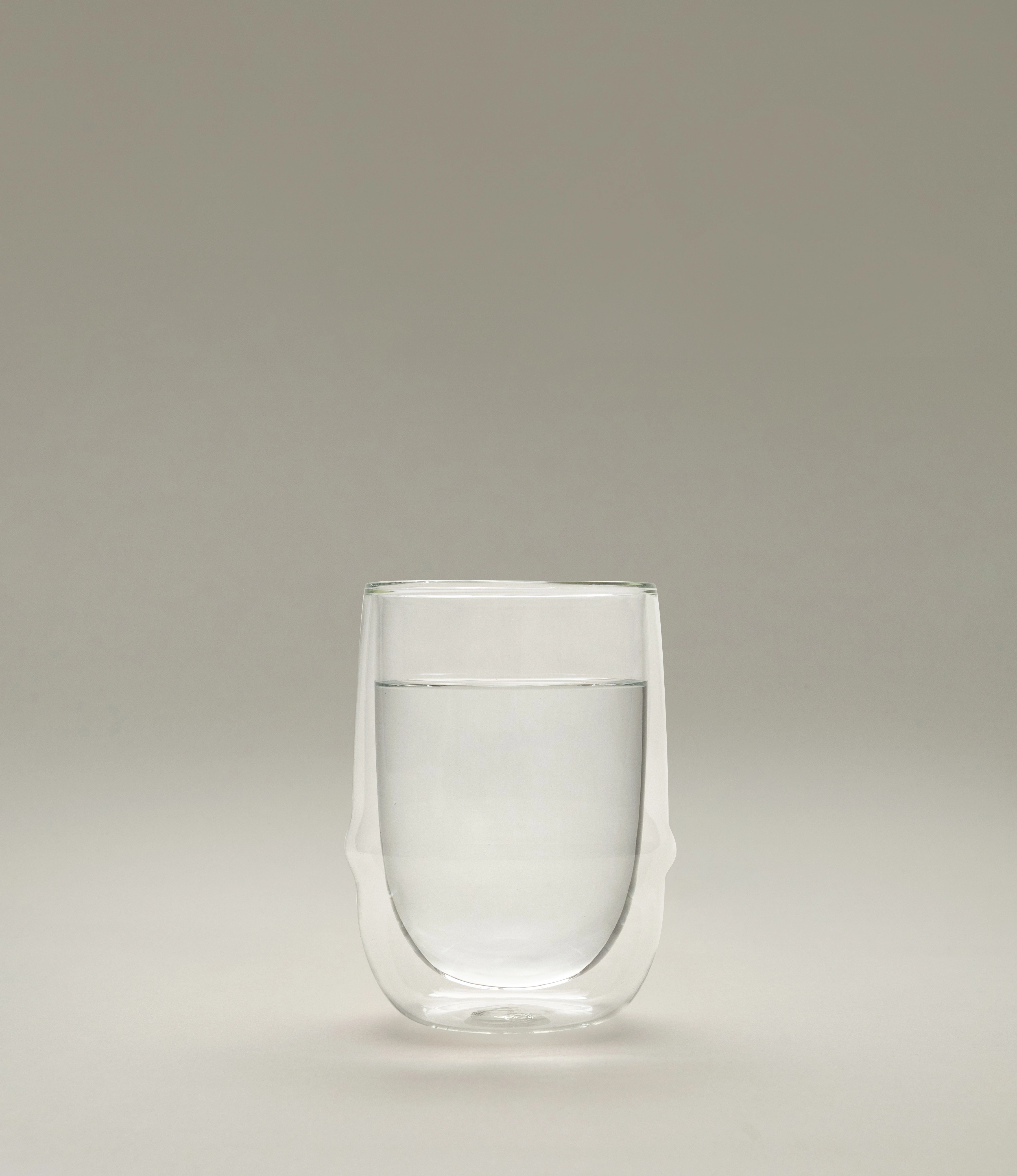 Kronos Iced Tea Glass from the Japanese brand called Kinto. The glass is double walled and perfectly clear. The glass can hold 350ml of liquid.