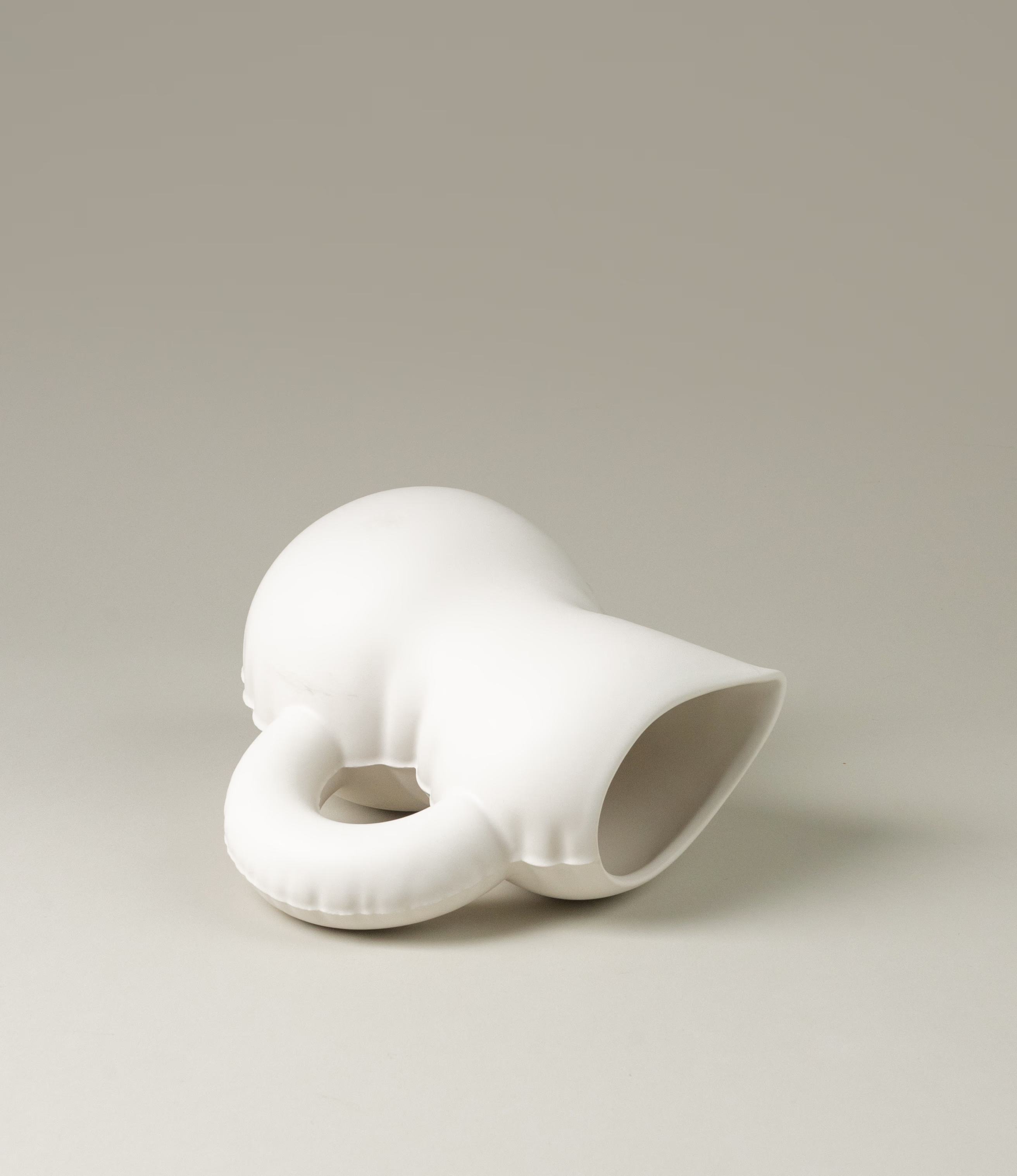 Jug called 'Emily' from Homestudyo comes in the soothing bone color. The product looks like an inflated balloon but was made from ceramic.