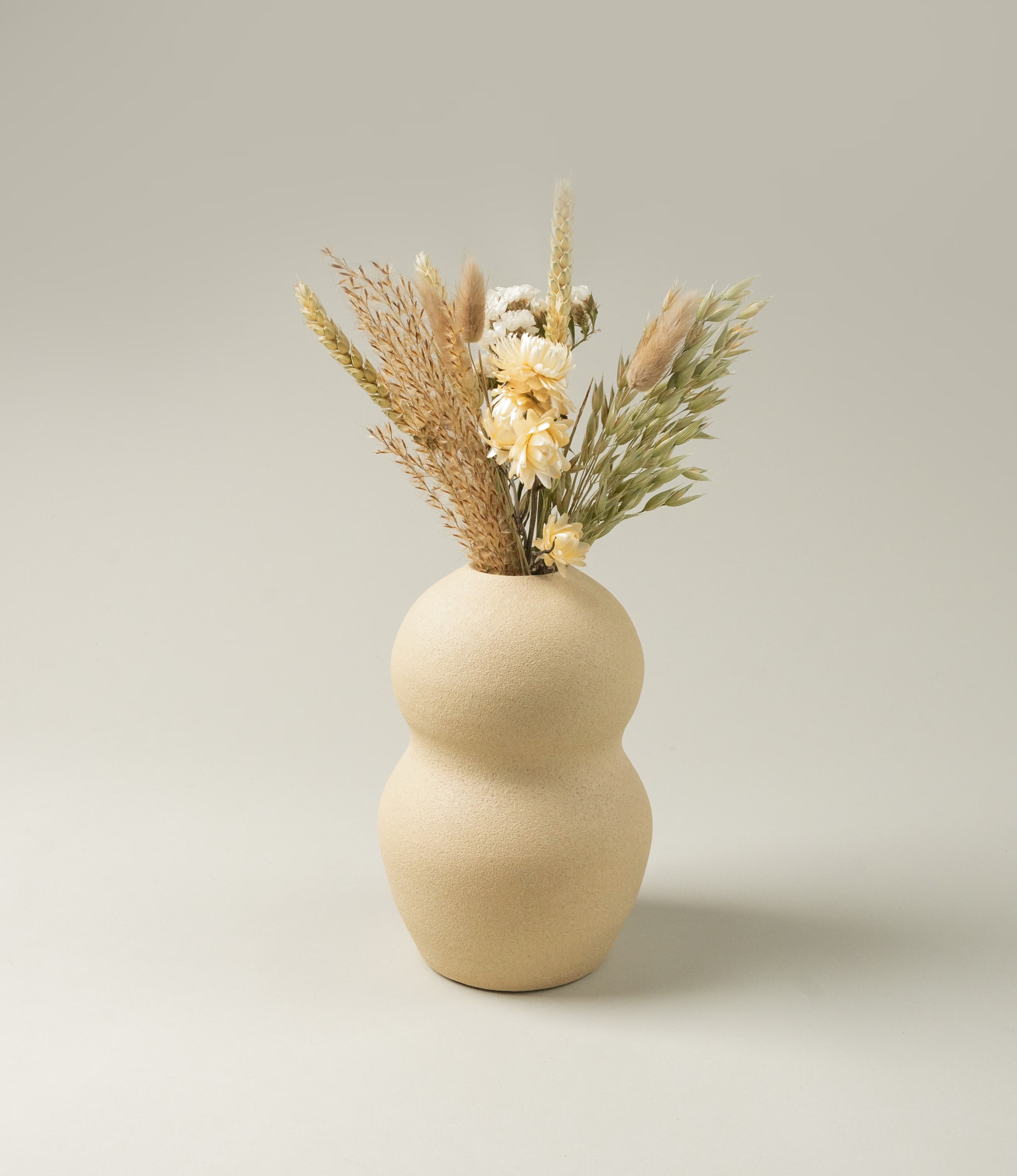 Ocactuu's Palus Vase in use with our Natural Dried Flower.